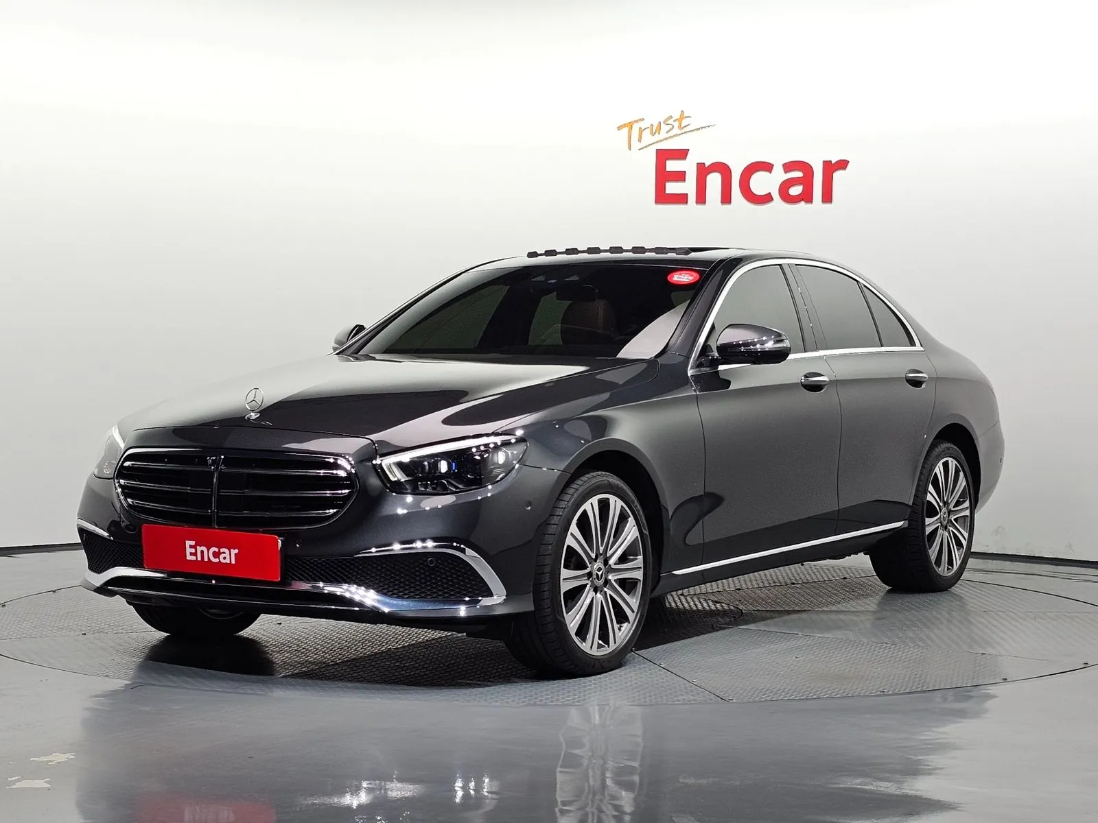 Mercedes-Benz E-Class E350 4MATIC Exclusive, снимка 1 от 20