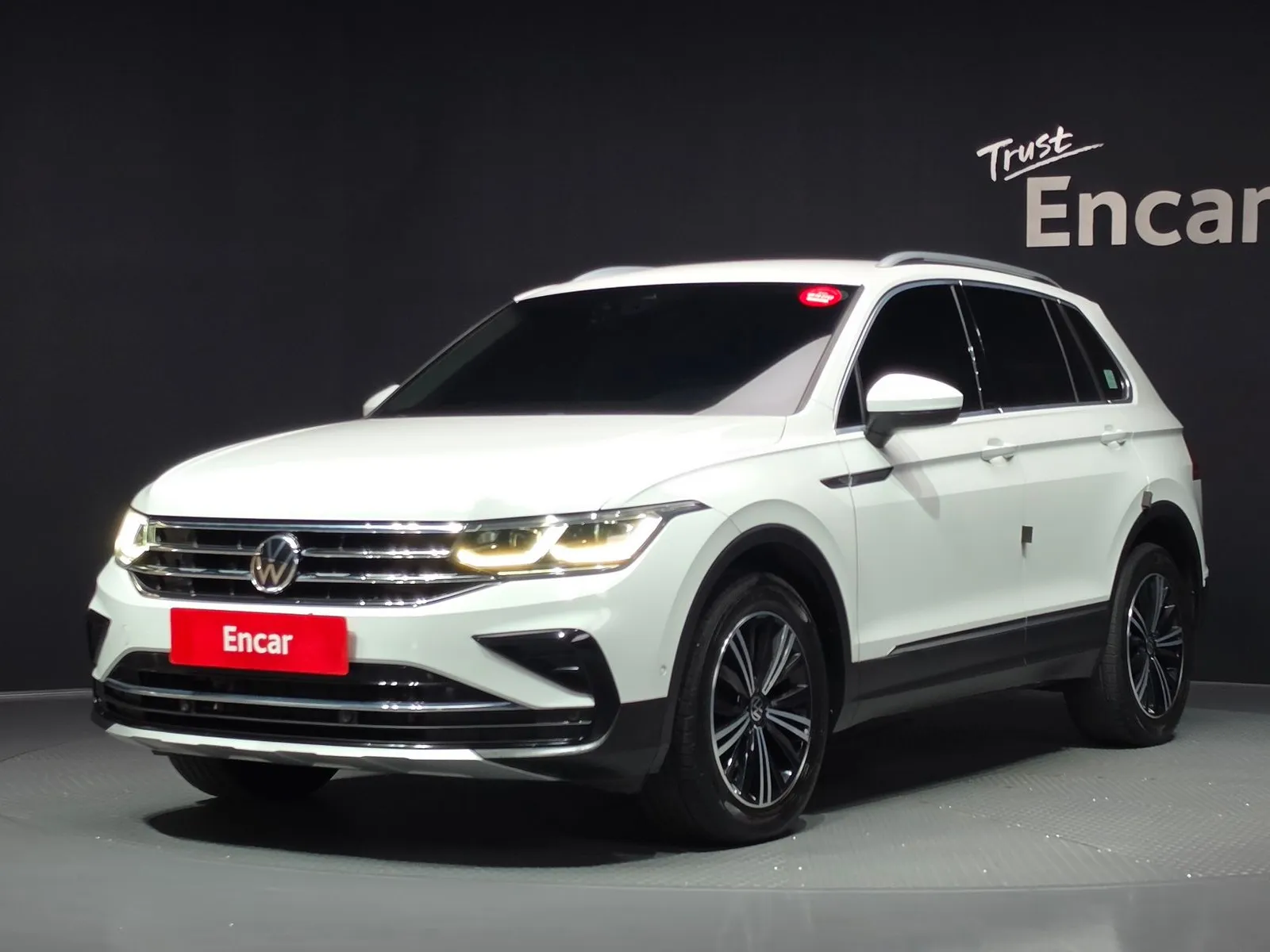 Volkswagen Tiguan 2.0 TDI 4-Motion Premium, снимка 1 от 20