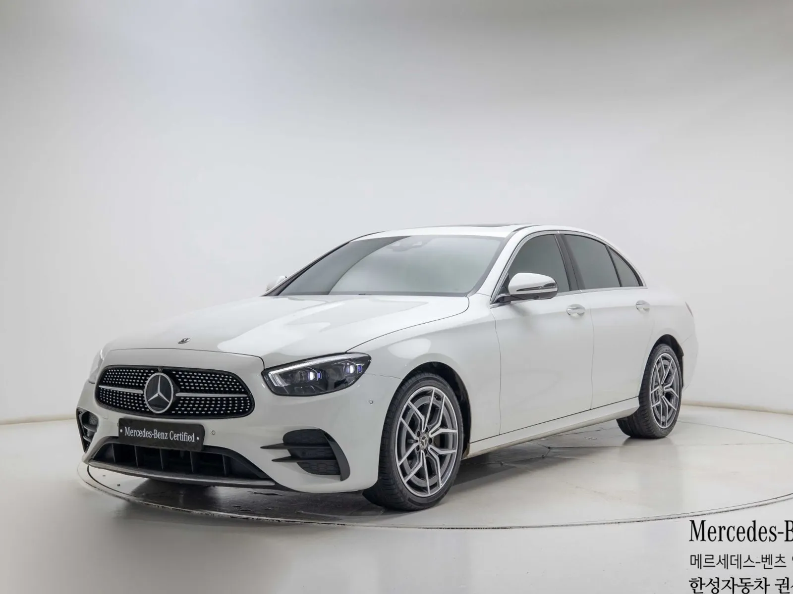 Mercedes-Benz E-Class E220d 4MATIC AMG Line, снимка 1 от 20