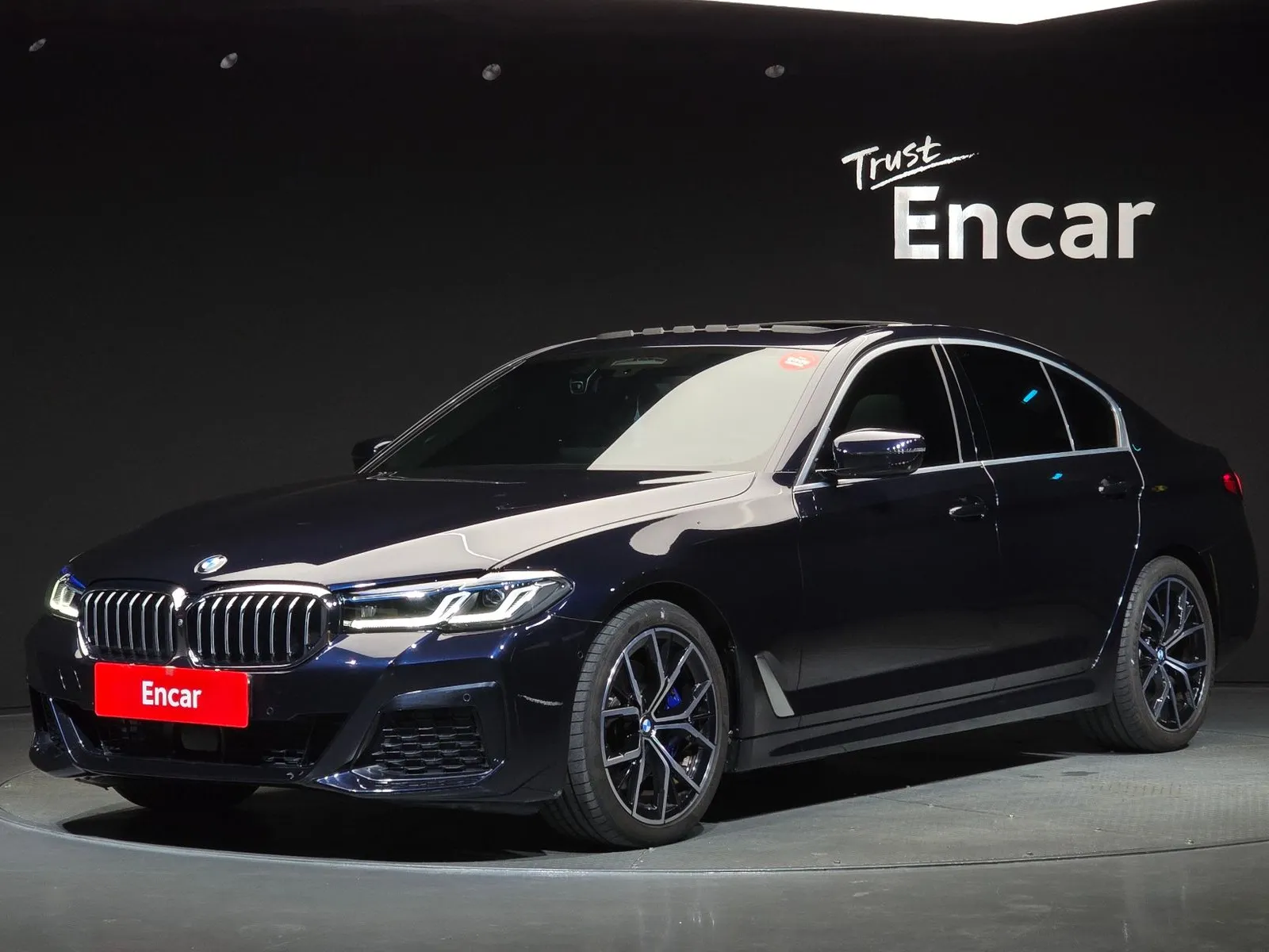 BMW 5 Series 530i M Sport Package, снимка 1 от 20