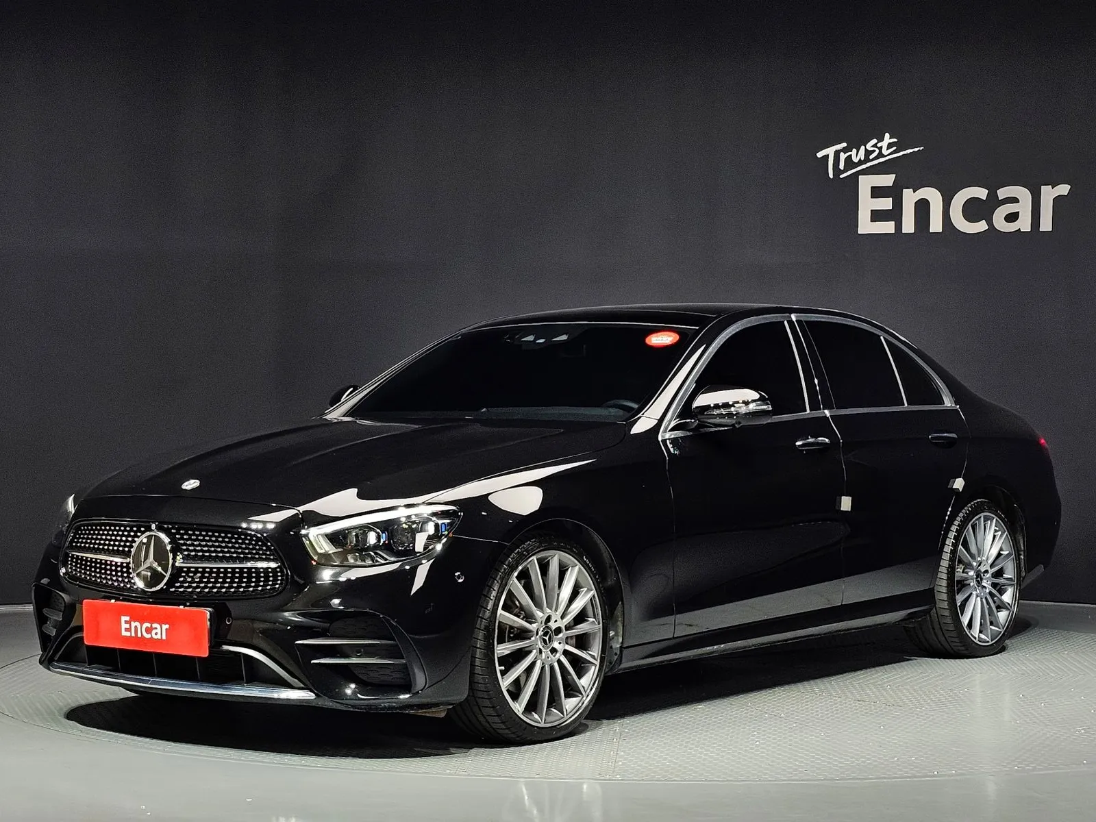 Mercedes-Benz E-Class E350 4MATIC AMG Line, снимка 1 от 20
