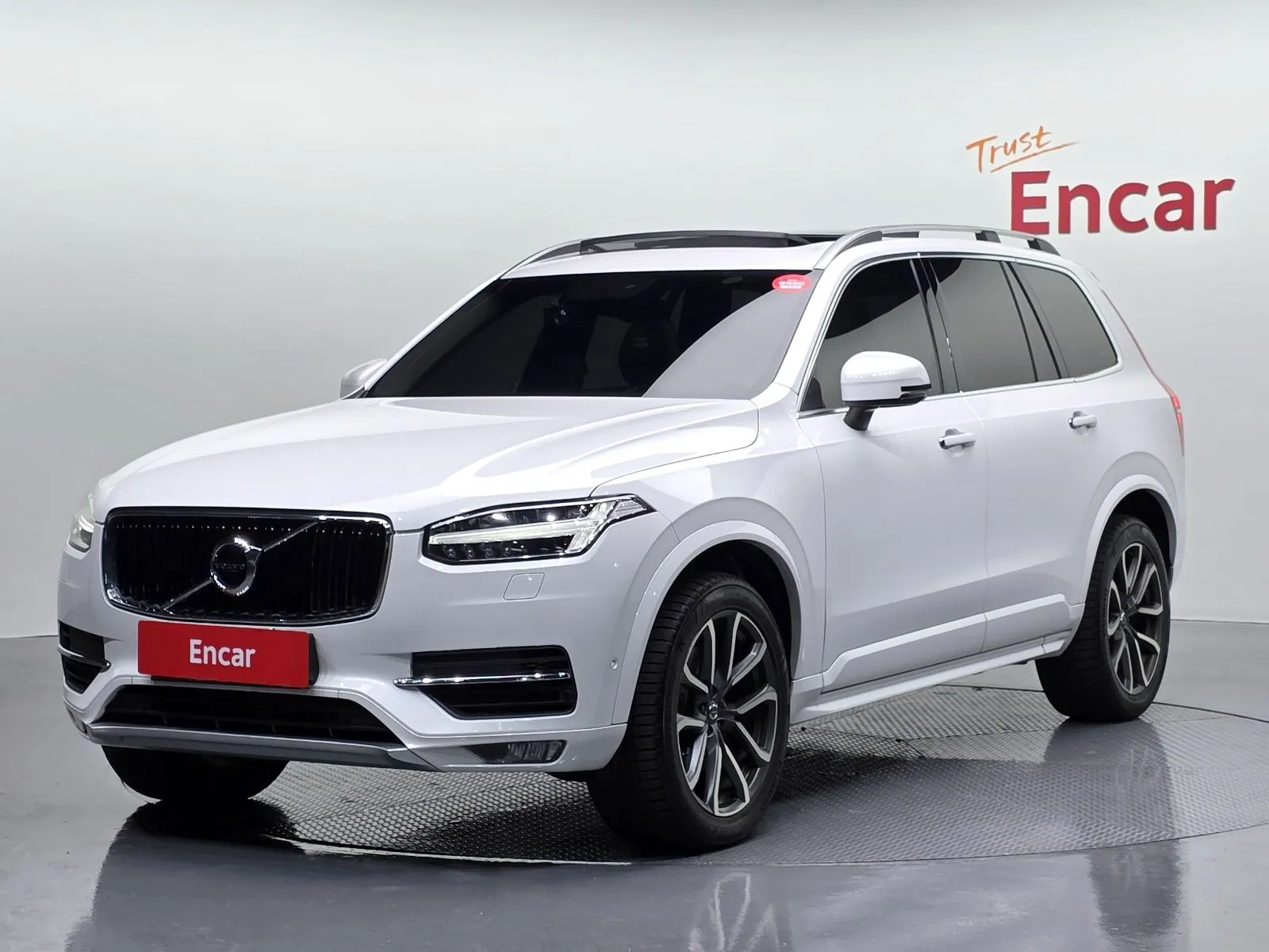 Volvo XC90 D5 Momentum, снимка 1 от 20