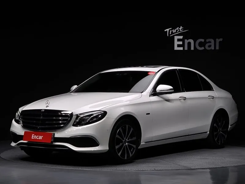 Mercedes-Benz E-Class E300e 4MATIC Exclusive