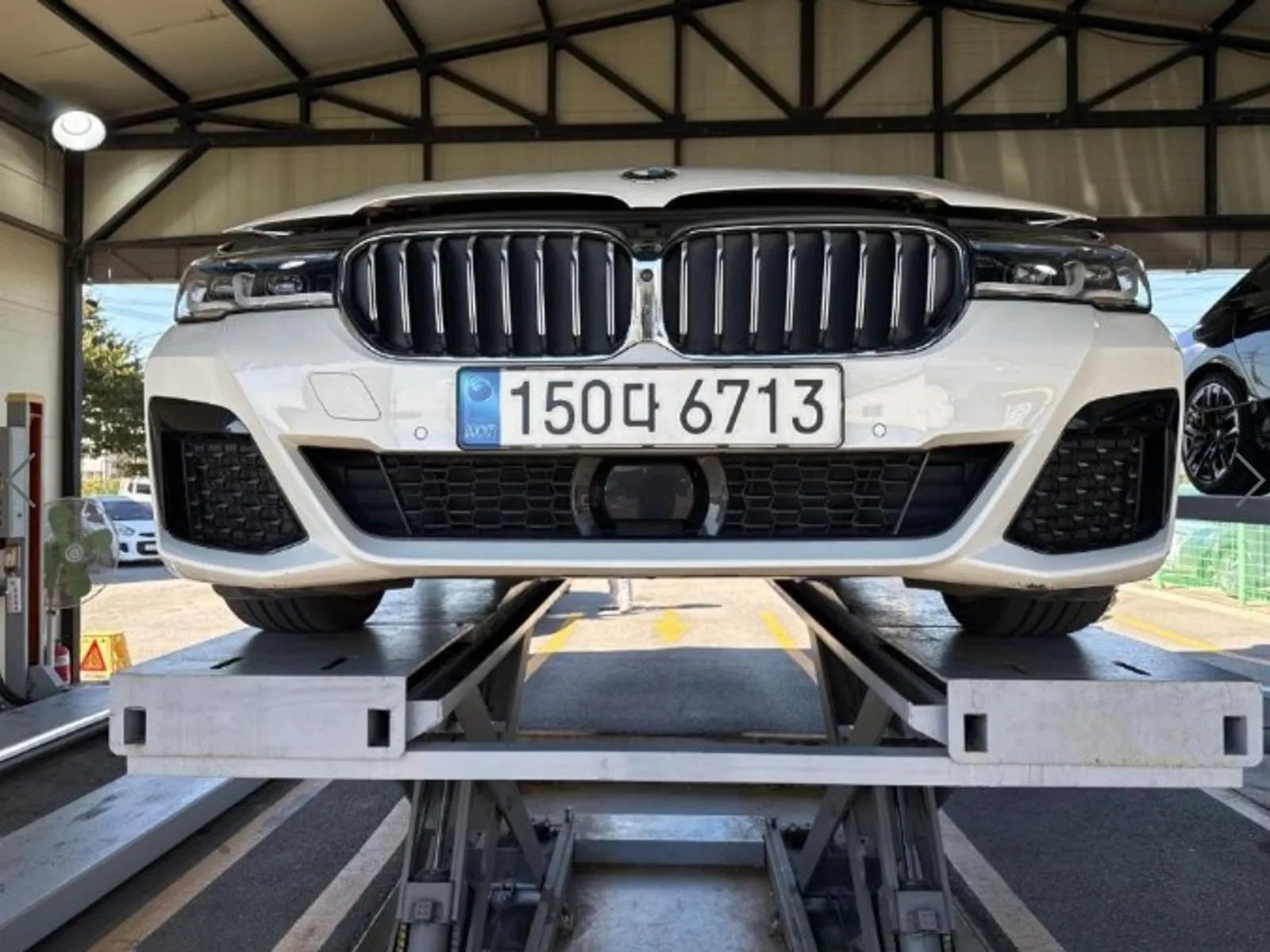 BMW 5 Series 530i M Sport Package, снимка 1 от 8