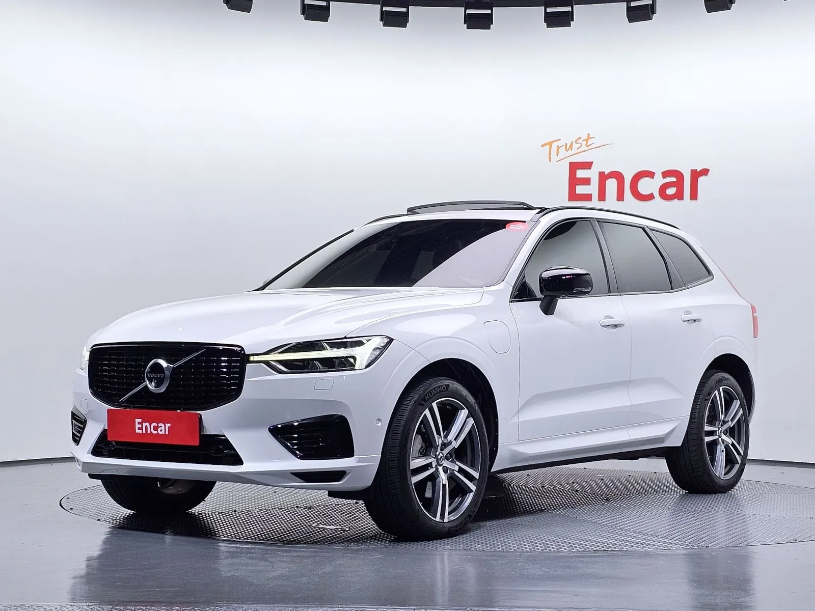 Volvo XC60 T8 R-Design, снимка 1 от 20