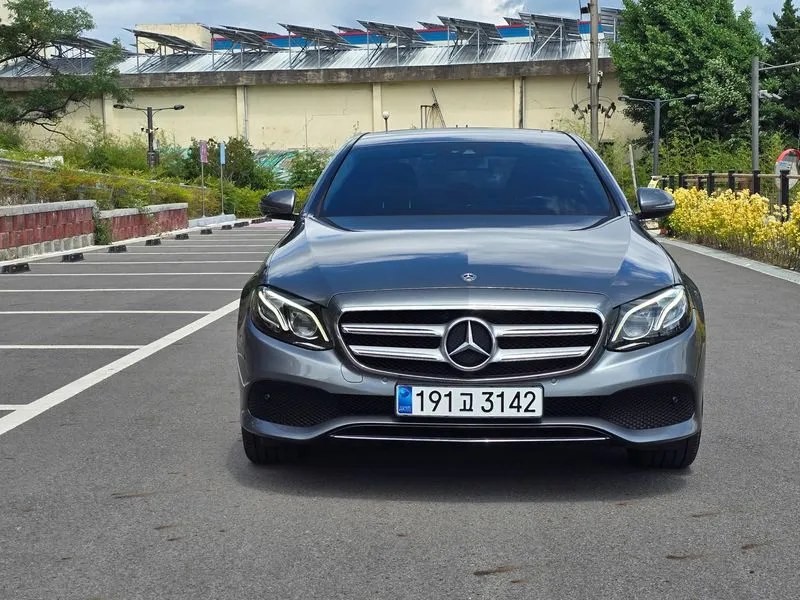 Mercedes-Benz E-Class E220d Avantgarde
