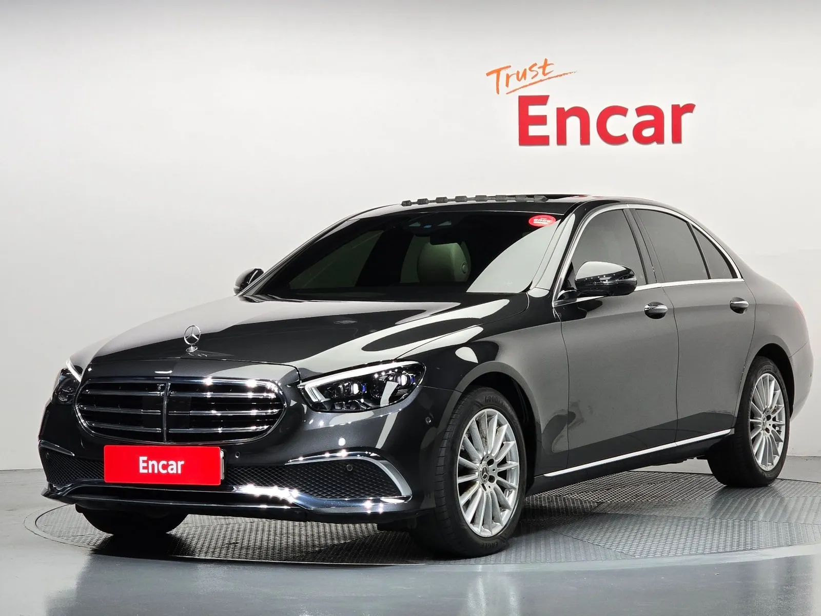 Mercedes-Benz E-Class E250 Exclusive, снимка 1 от 20