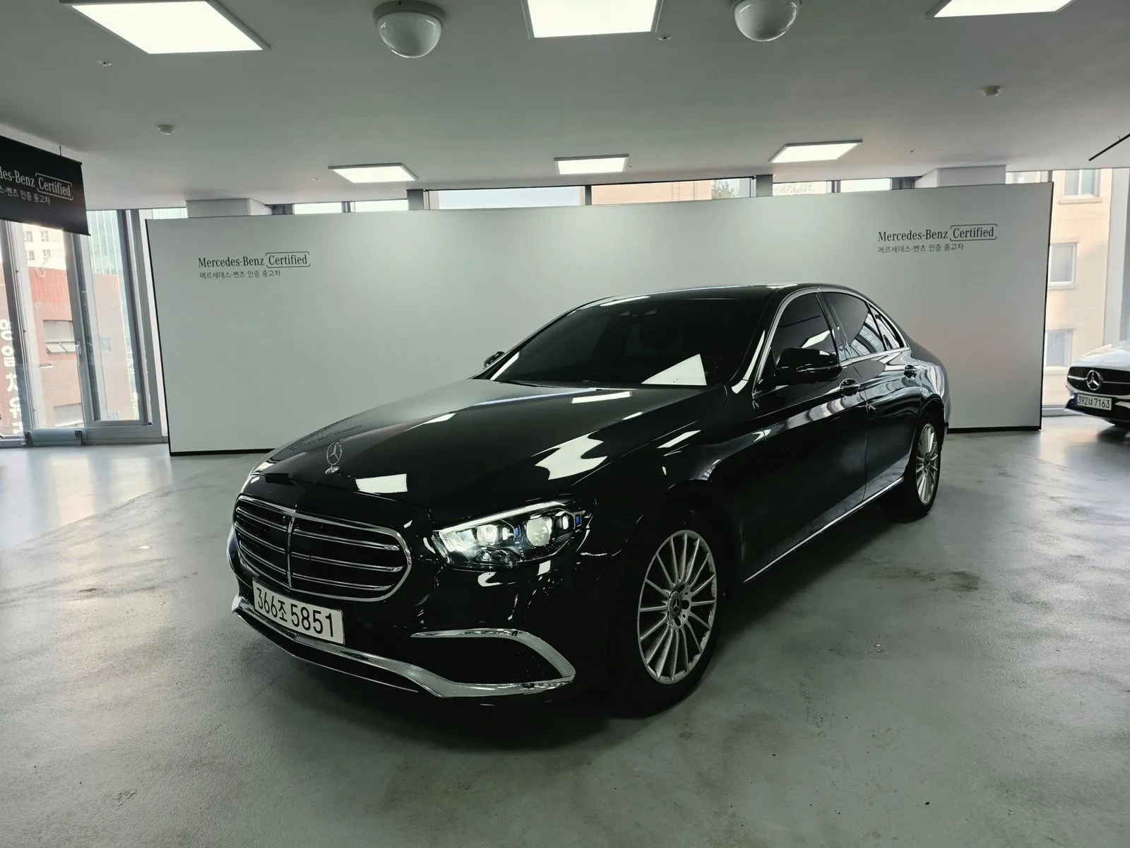 Mercedes-Benz E-Class E250 Exclusive, снимка 1 от 20