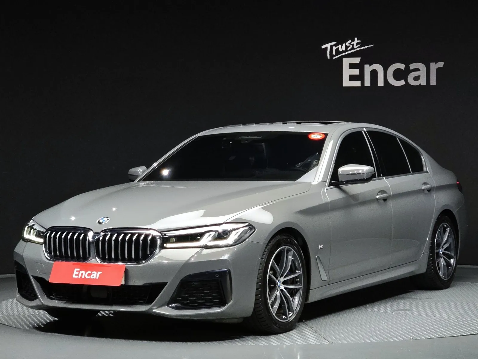 BMW 5 Series 523d M Sport, снимка 1 от 20