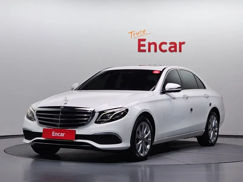 Mercedes-Benz E-Class E300 4MATIC Exclusive