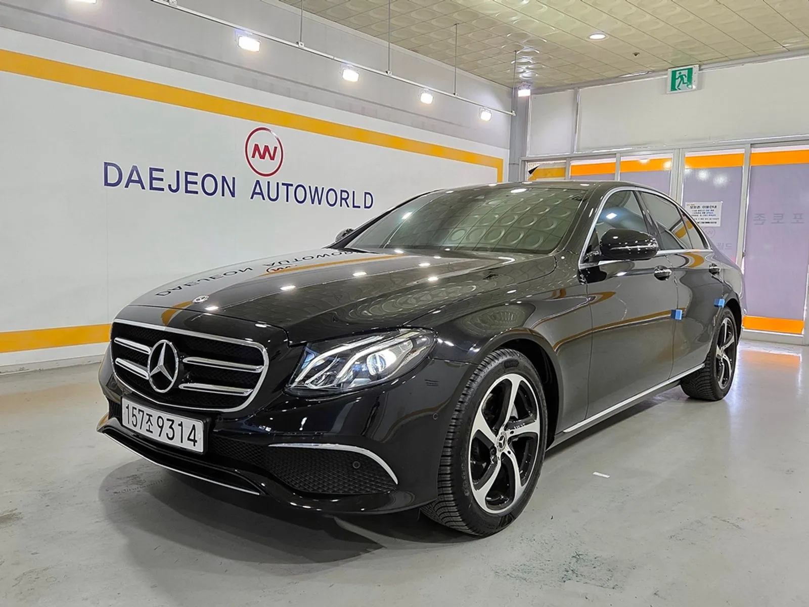 Mercedes-Benz E-Class E250 Avantgarde, снимка 1 от 20