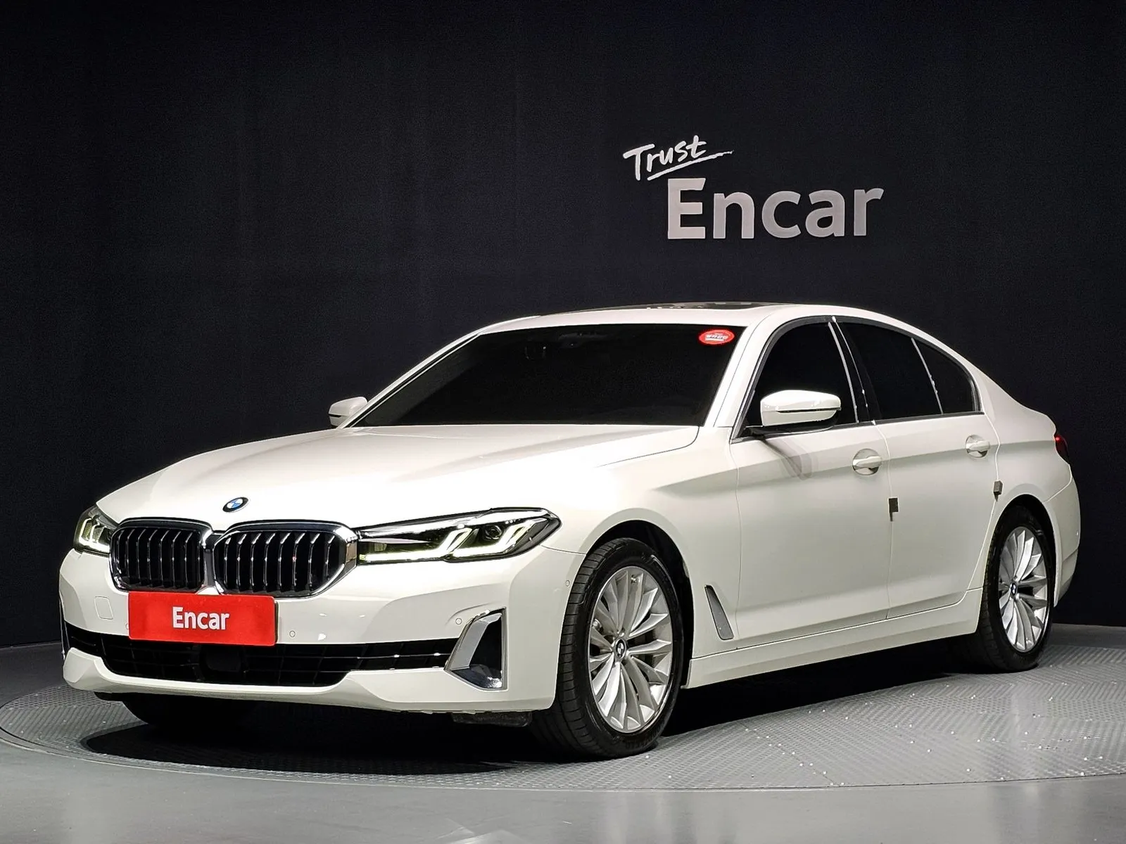 BMW 5 Series 530i xDrive Luxury, снимка 1 от 20
