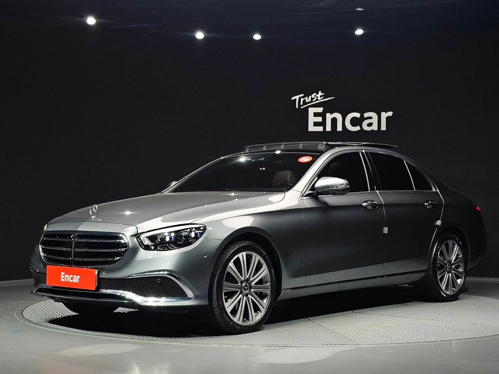 Mercedes-Benz E-Class E450 4MATIC Exclusive, снимка 1 от 20