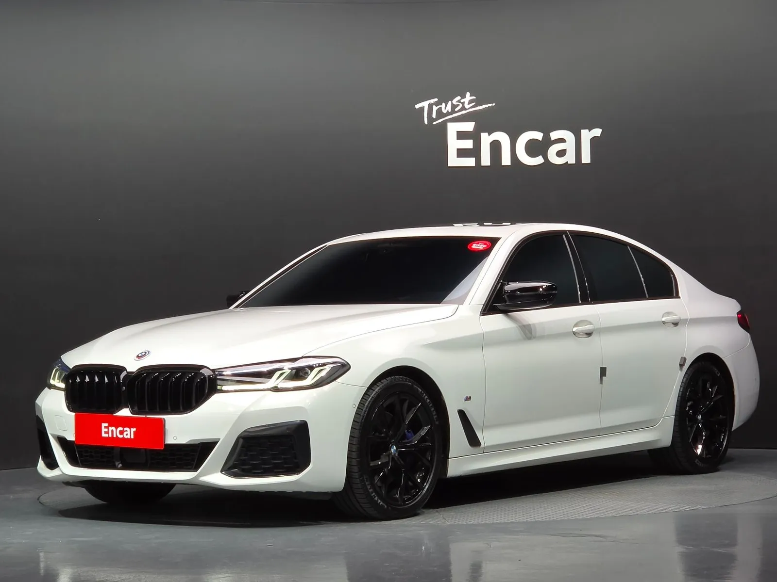 BMW 5 Series 530i M Sport Package, снимка 1 от 20