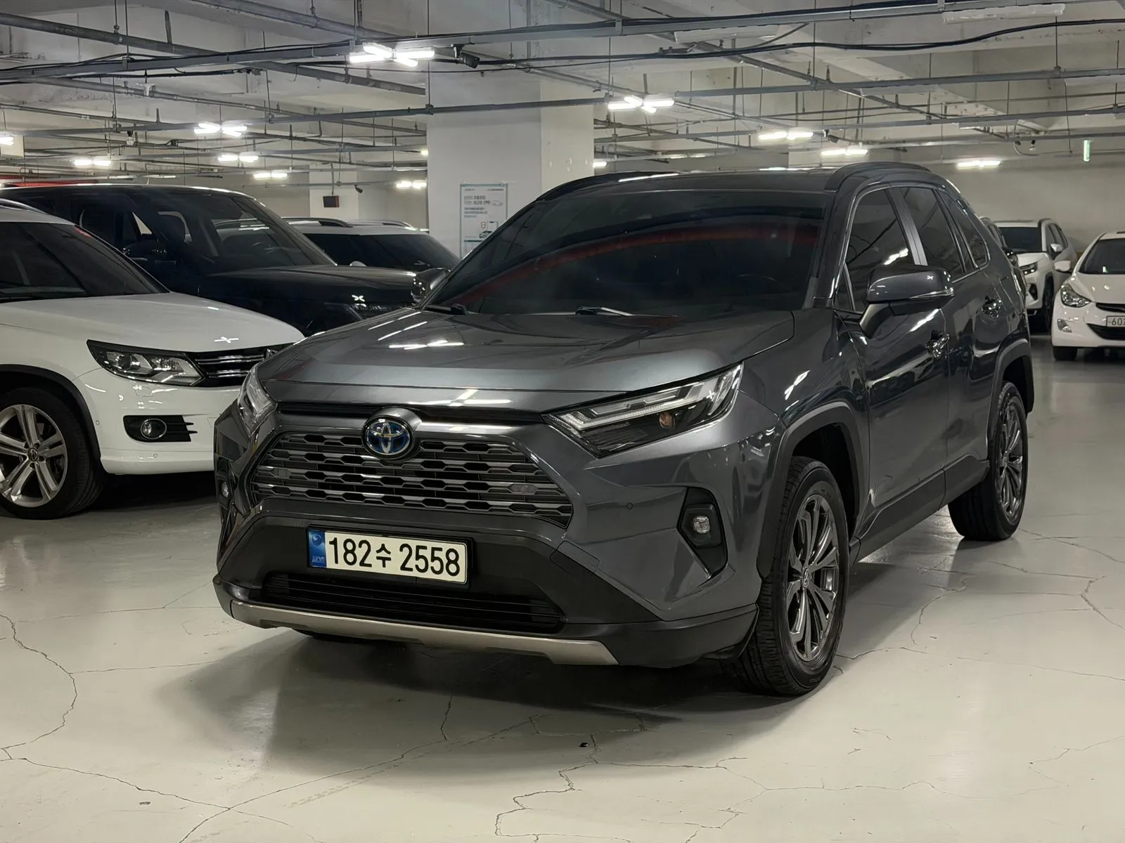 Toyota RAV4 2.5 4WD Hybrid, снимка 1 от 20