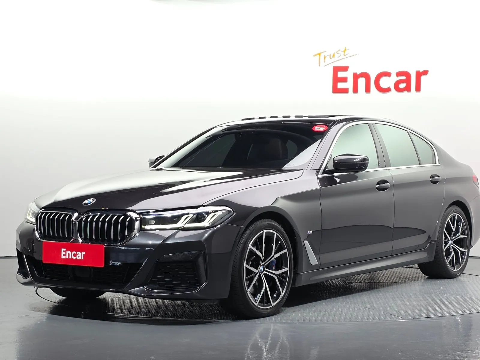 BMW 5 Series 530i xDrive M Sport Package, снимка 1 от 20