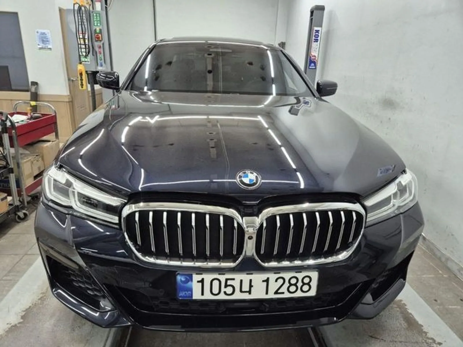 BMW 5 Series 520i M Sport, снимка 1 от 8