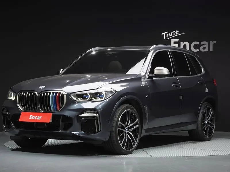 BMW X5 M50i