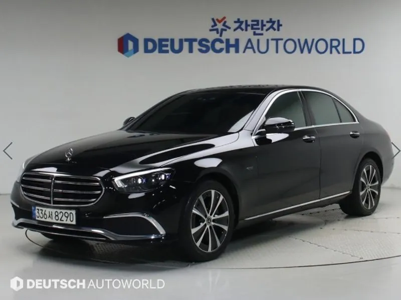 Mercedes-Benz E-Class E300e 4MATIC Exclusive