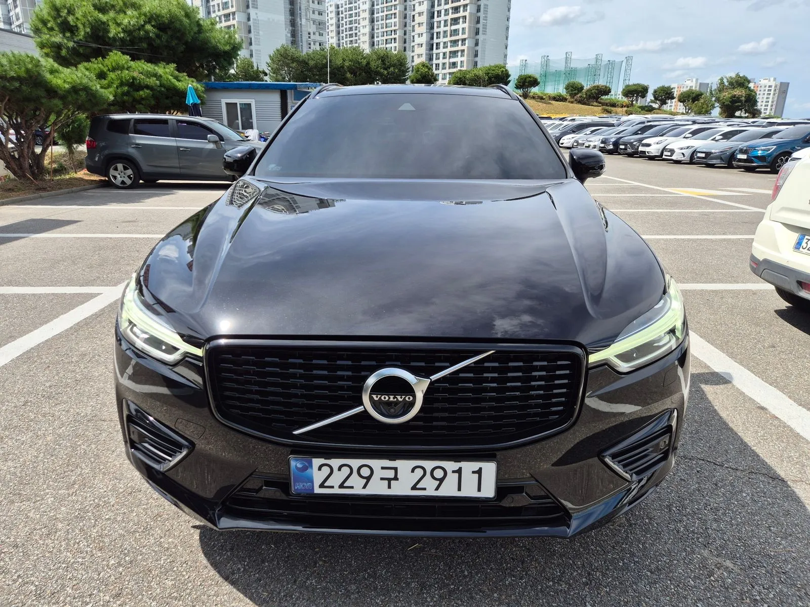Volvo XC60 T8 R-Design, снимка 1 от 19