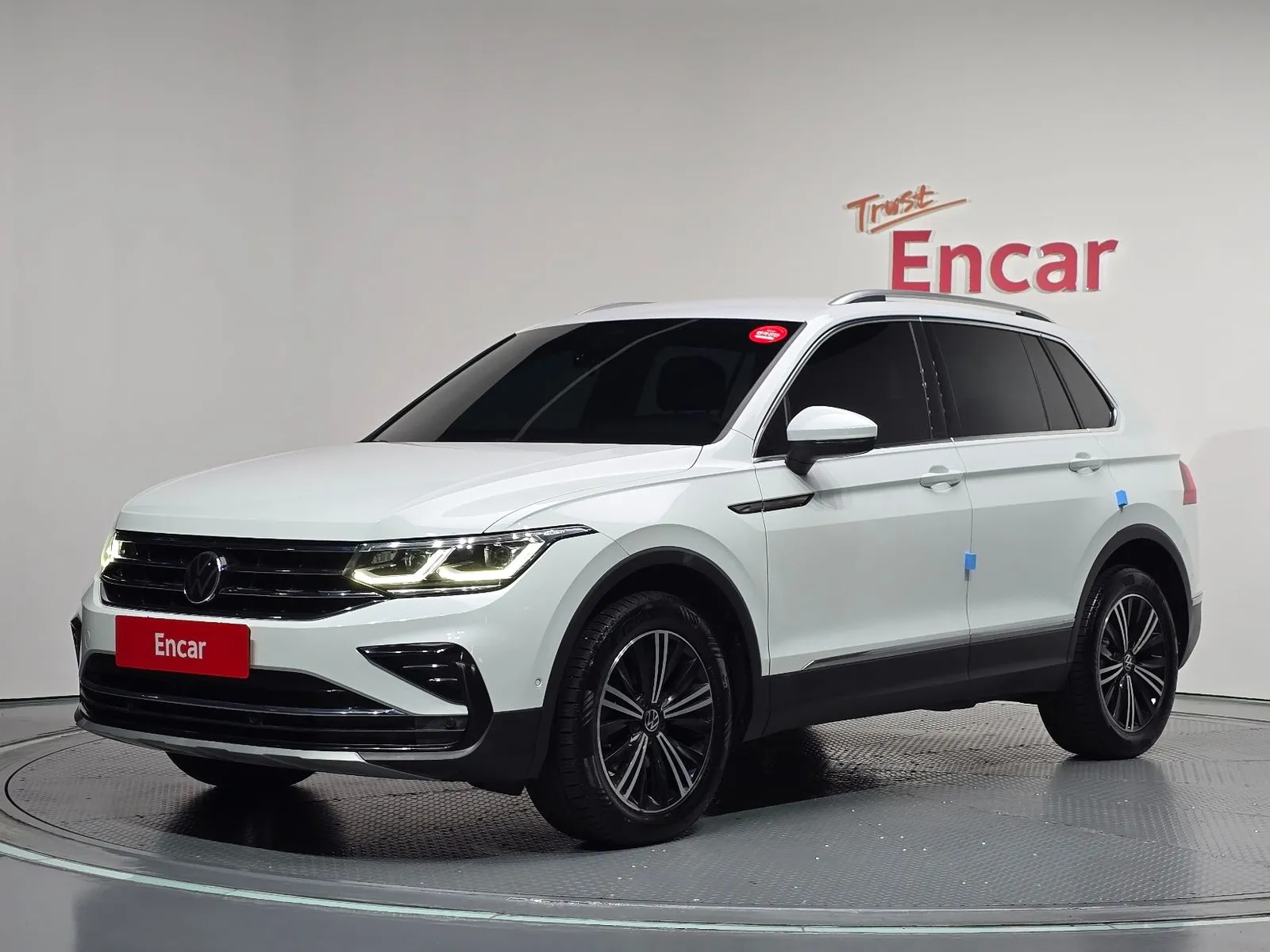 Volkswagen Tiguan 2.0 TDI 4-Motion Premium, снимка 1 от 20