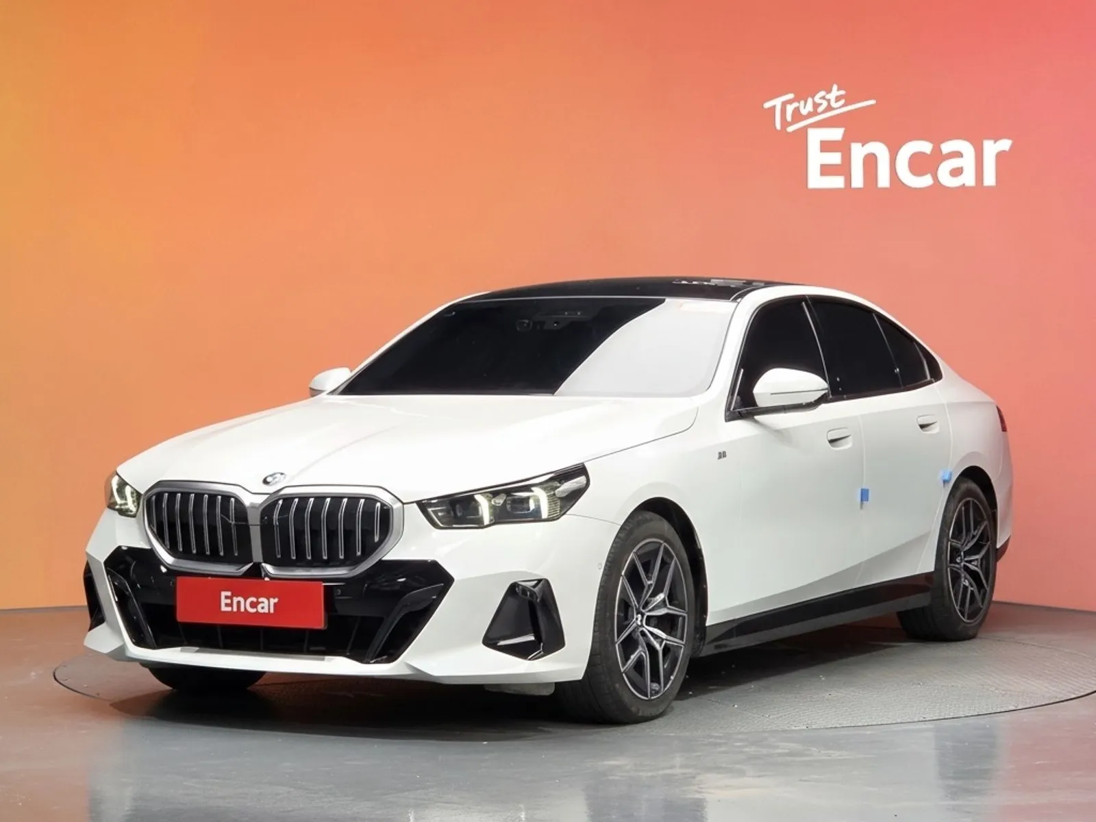BMW 5 Series 520i M Sport, снимка 1 от 20